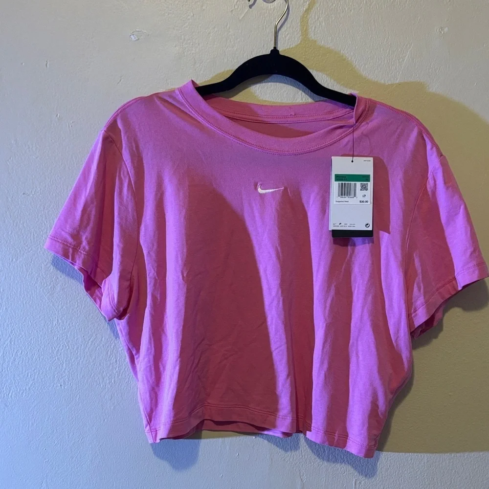 Nike Women's Pink Crop Top